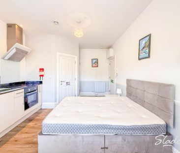 Studio to rent - Photo 1