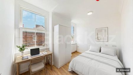 A spacious and beautifully renovated three-bedroom property offering generous living accommodation in a prime Willesden Green location - Photo 4