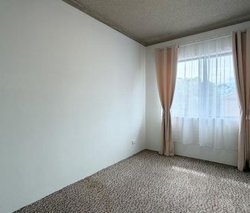 Updated 2 - Bedroom Unit - Close to Everything! - Photo 3