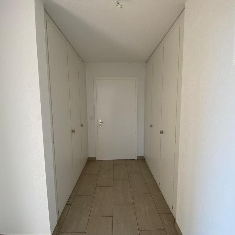 2.5 Zimmer, 1 m², 1. Stock - Photo 1