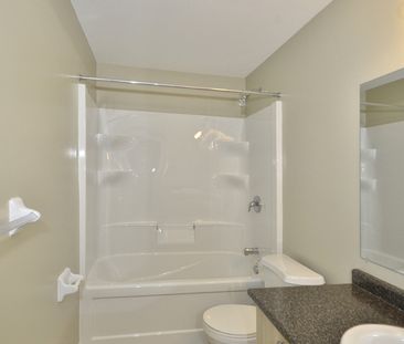 664 Queens Ave. - Photo 6