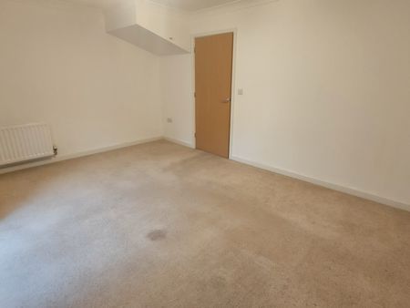 Hornbeam Avenue, Bury St. Edmunds, Red Lodge - Photo 2