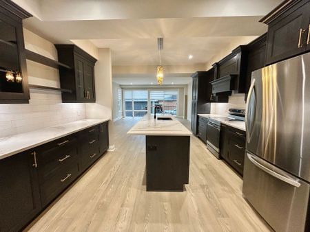 For Lease - 5091 Bridge Street Unit# Upper, Niagara Falls, Ontario - Photo 5