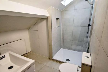 Market Street, Tottington, BL8 - Photo 5