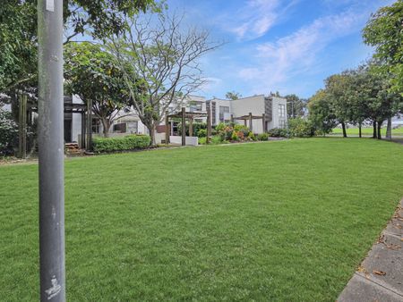 TAKANINI - Terrace Home - Photo 2