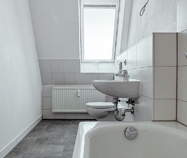 ERSTBEZUG! 4-Raum-Dachgeschosswohnung mit Ausblick - Photo 5