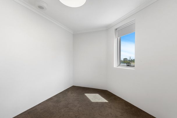 Two Bedroom Apartment In Cannington - Photo 1