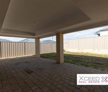 Modern Family Living Karnup - Photo 4