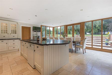 4 bedroom detached house to rent - Photo 5