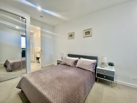 FURNISHED TWO BEDROOM APARTMENT IN GREAT LOCATION - Photo 3