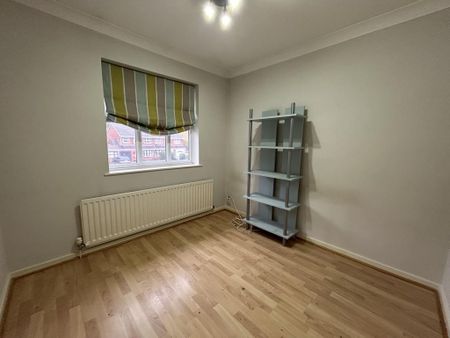 3 bedroom semi-detached house to rent - Photo 3