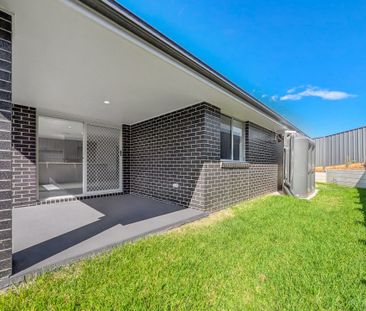 Stunning Brand New Family Home - Photo 4