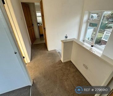 3 bedroom semi-detached house to rent - Photo 5