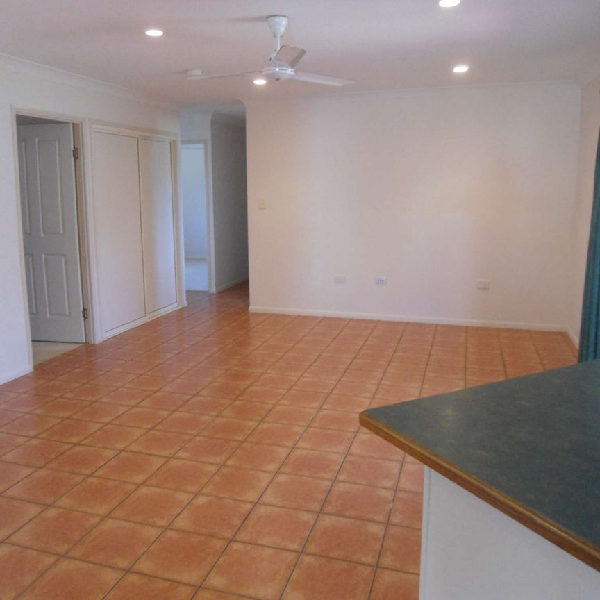 33 Jenkinson Drive, Annandale QLD 4814 - House For Rent - $600 | Domain - Photo 1