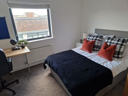4 bedroom apartment to rent - Photo 2