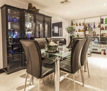 Sophisticated Living - Photo 4