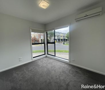 Stunning 3-Bedroom Family Home - Photo 3