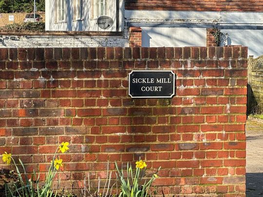 Sturt Road, Haslemere - 1 bedroomProperty for lettings - Seymours - Photo 1