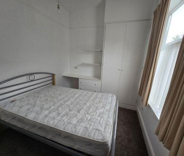 4 bedroom terraced house to rent - Photo 4