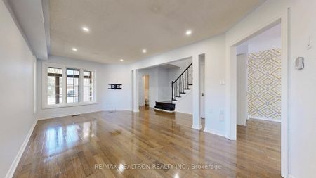 For Lease - 558 Willowick Drive, Newmarket, Ontario - Photo 5