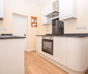 2 bedroom terraced house - Photo 3