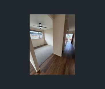 Spacious Family Living with Modern Comforts in Beautiful Jimboomba - Photo 4