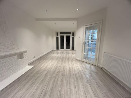 3 bedroom terraced house to rent - Photo 2