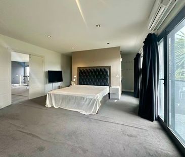 Fantastic Mulgrave double storey House for renting - Photo 5