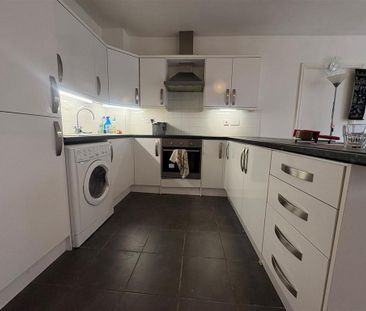 2 bedroom apartment to rent - Photo 3