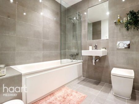 2 bedroom apartment to rent - Photo 2