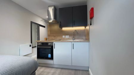 Platinum Studio - Photo 5