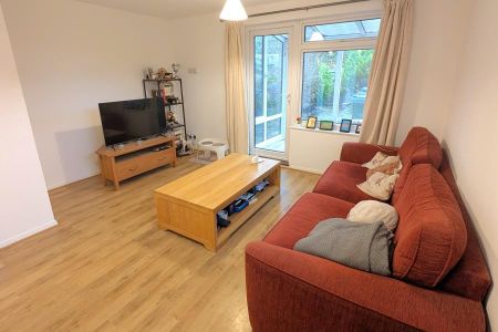 2 bedroom terraced house to rent - Photo 3