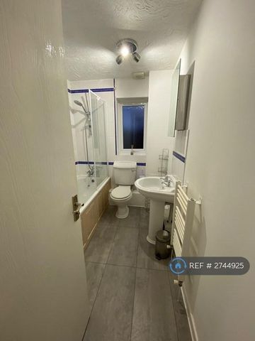 2 bedroom semi-detached house to rent - Photo 4