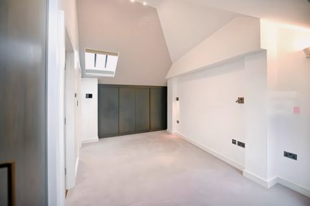 4 Bedroom 5 Bathroom Flat 29 - Photo 3
