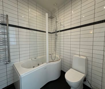 Moderne 2-værelses lejlighed med altan i hjertet af Odense - Foto 3