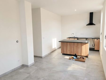Location Appartement 2 pièces 45m² MARIGNANE 13700 - Photo 4