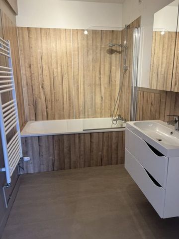 Location Appartement 2 pièces 48m² LILLE 59000 - Photo 4