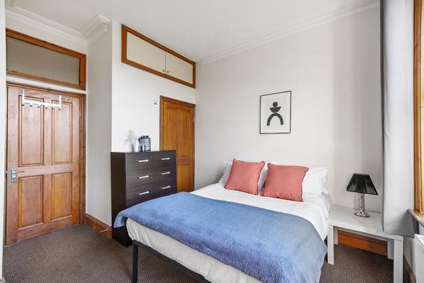 1 bedroom in a house share to rent - Photo 1