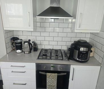 3 bedroom house share to rent - Photo 3