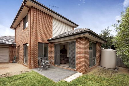 8 St Johns Court, South Morang. - Photo 2