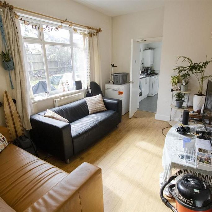 6 bedroom house to rent - Photo 1