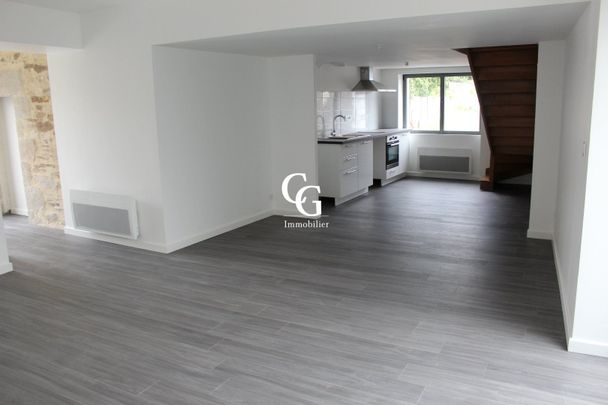 Location Maison 6 pièces 115m² VIEILLEVIGNE 44116 - Photo 1