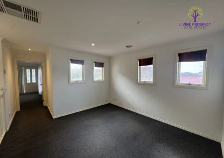 “Spacious Family Home” - Photo 5