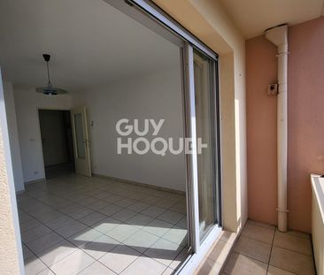 LOCATION d'un appartement de 2 pièces (55 m²) à BELLEVILLE EN BEAUJ... - Photo 3