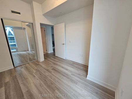 238 Simcoe Street #1806 - Photo 2
