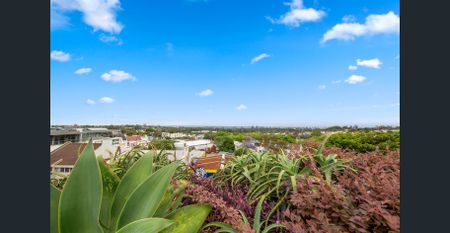 Glamorous Dual Level Loft With A Huge Rooftop Terrace: Offered furnished, partially furnished or unfurnished - Photo 3