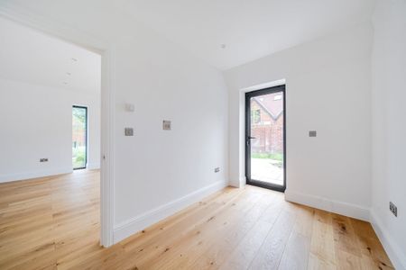 3 bedroom detached house to rent - Photo 2