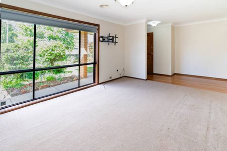 SPACIOUS LIVING AT 13 JEEBA PLACE - Photo 4