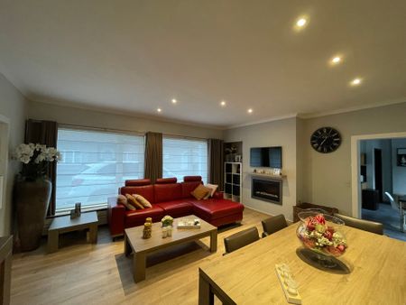 UITBERGEN - Gerenoveerde hoekwoonst vlakbij de dorpskern. - Photo 5