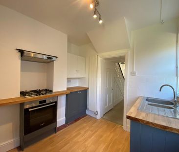 2 bedroom terraced house to rent - Photo 4